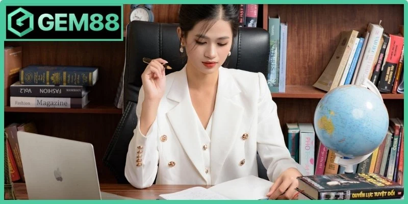 Sơ lược về tiểu sử tác giả Lily Chan